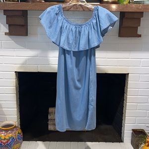 Haily’s Chambray Peasant Dress